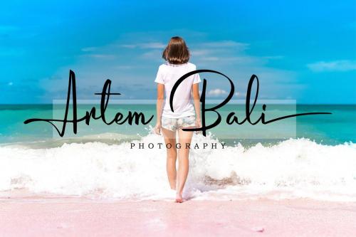Humairah Script Font 3