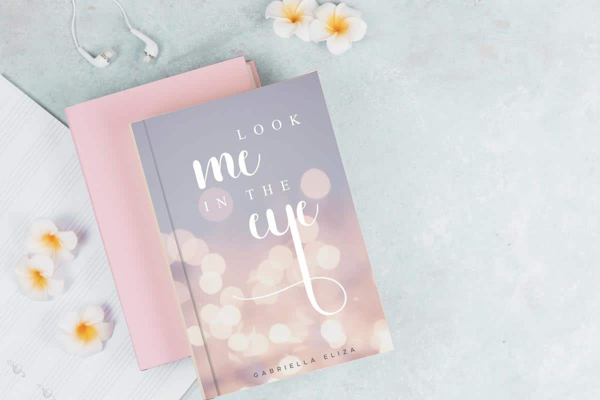 Lighten Up Luxury Script Font 1