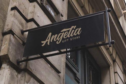 Hadrey – Vintage Script Font 2