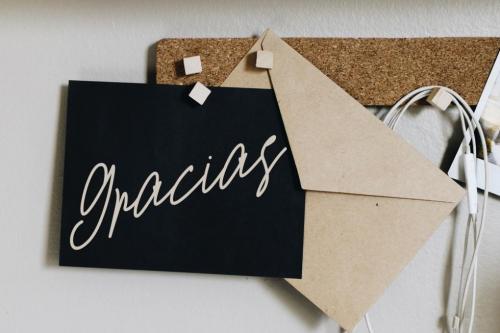 La Nantes Handwritting Signature Font 7