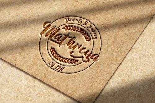 Monday Script Font 3