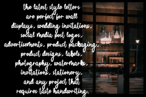 Wormeart Script Font