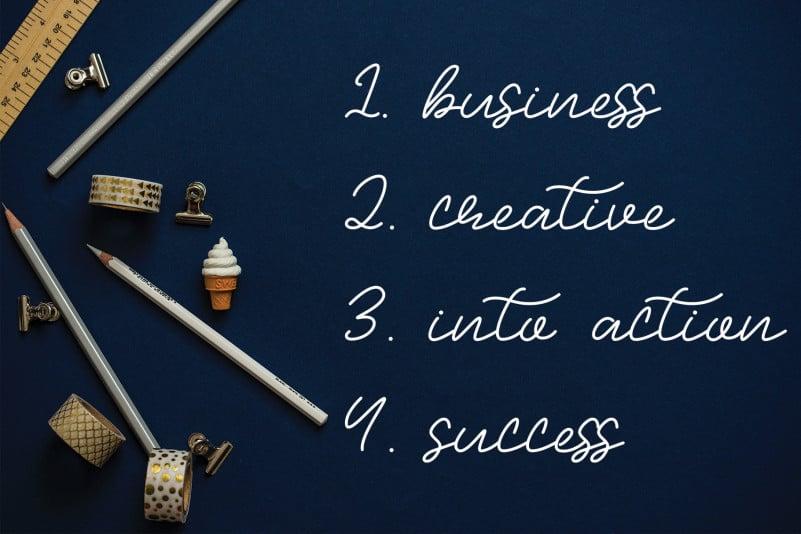 Gladiolus Flower Handwritten Font 2