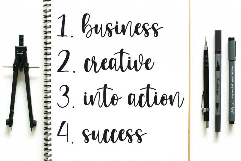 Mellinda Flower Script Font 2