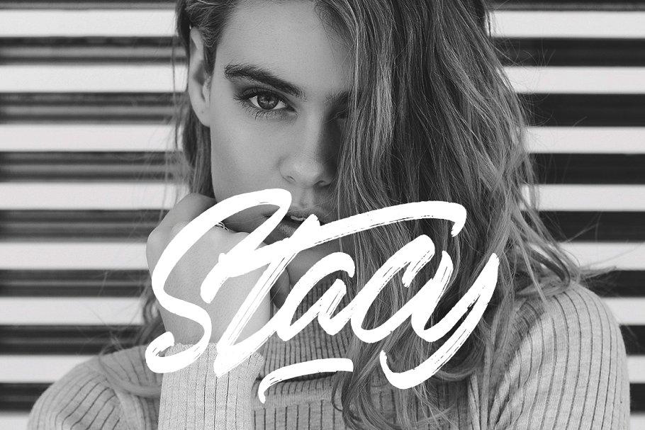 Skywalker Brush Font  8