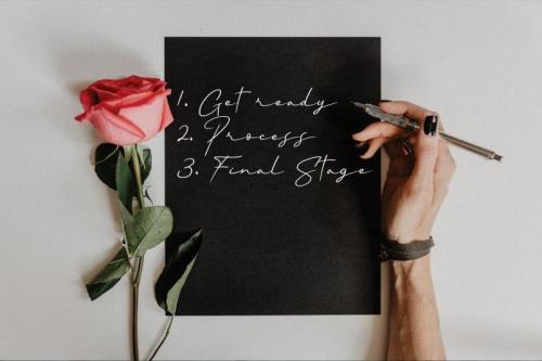 Antonim Script Font 2
