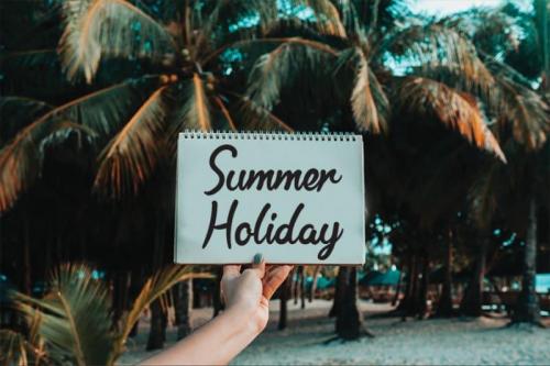 Bellflower Handwritten Font 3