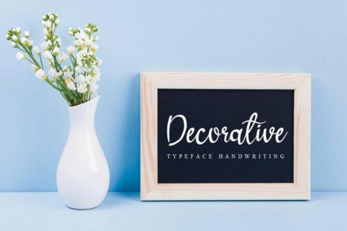 Bougainvillea Handwritten Font 2