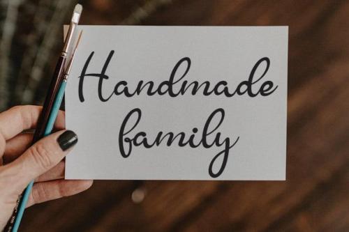 Chrysanthemum Handwritten Font 3