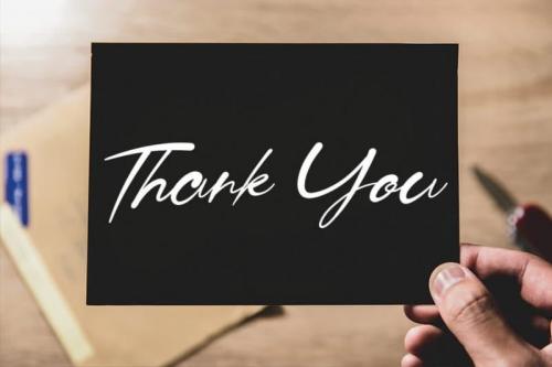 Emolka Flower Script Font 4