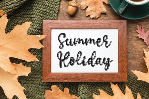 Gellonia Flower Script Font 3