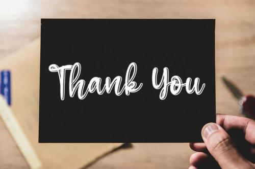 Gellonia Flower Script Font 4