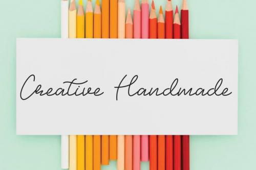 Gladiolus Flower Handwritten Font 1