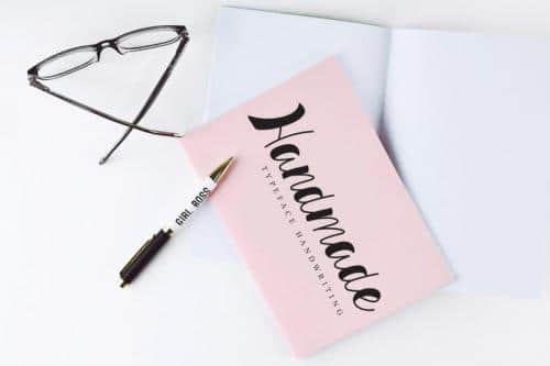 Kangaroo Paw Script Font 3