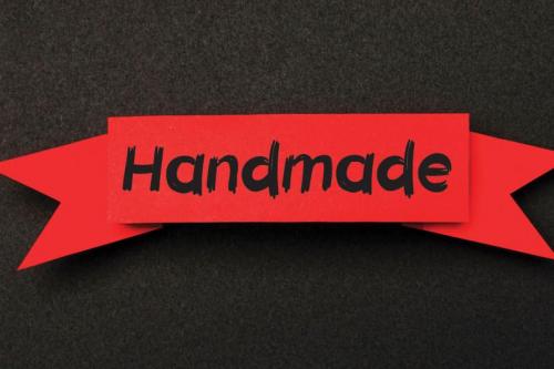 Lilly Flower Brush Font 3