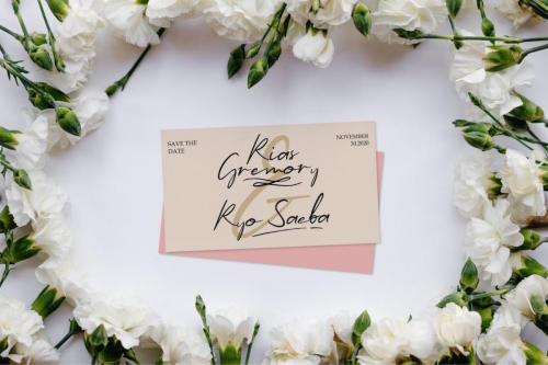 Morning Glow Script Font 4