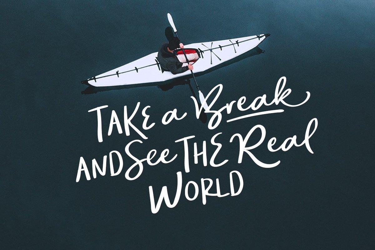 Historia Sky Script Font 7