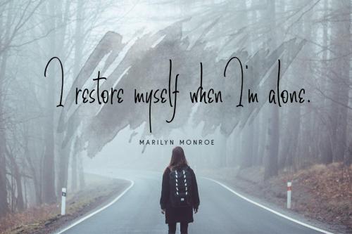 Amanda Santiago Script Font 3