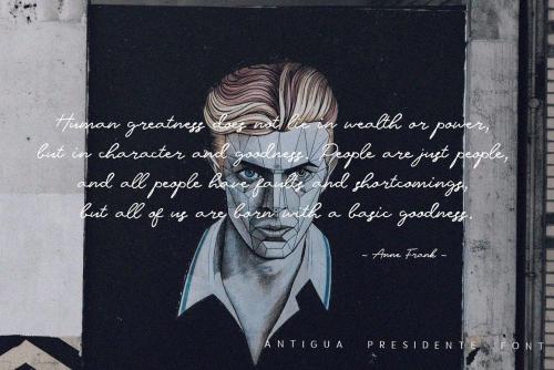 Antigua Presidente Script Font 5