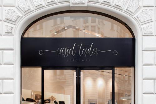 Bridesmaid Calligraphy Script Font 4