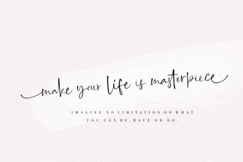 Brittanya Goldenite Handwritten Font 1