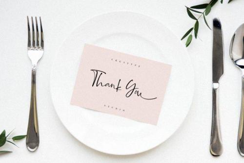 Brittanya Goldenite Handwritten Font 10