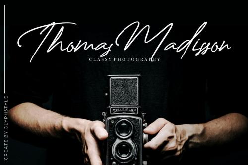 Creattion Signature Font  2
