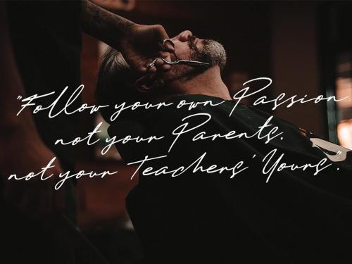 Daniels Signature Font 4