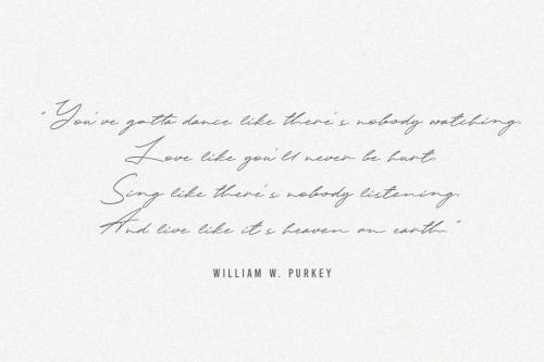 Henriette Signature Script Font 1