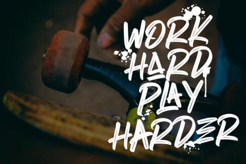 Herdrock Brush Font  3