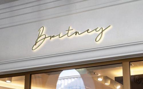 Hiliana Handwritten Font 3