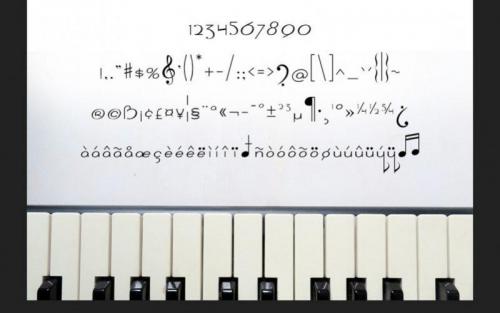 Nada Free Font 1