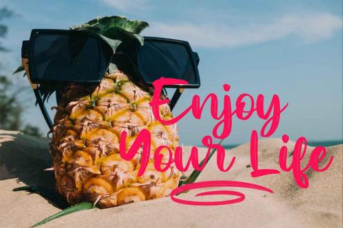 Shakies Brush Font 5