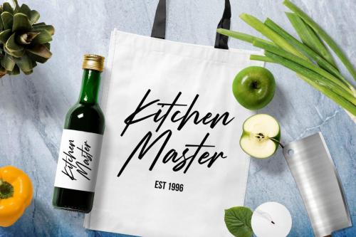 Strude Script Font 4