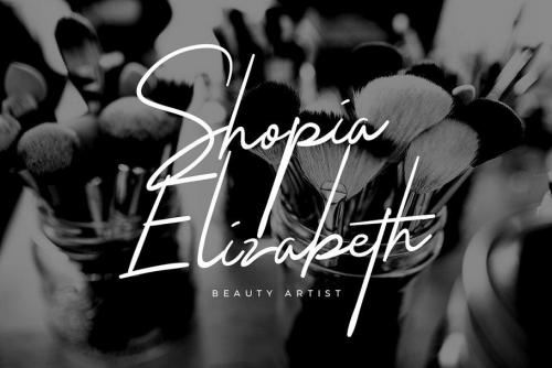 The Jacklyn Signature Font 5