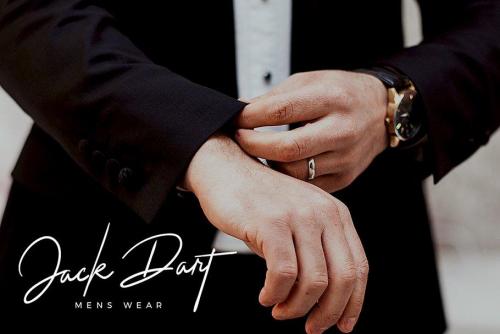 The Jacklyn Signature Font 6