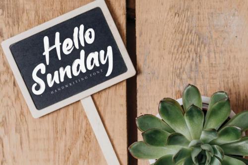 Winter Glisten Script Font 3