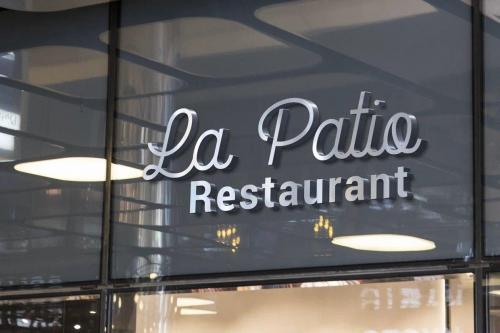 La Patio Script Font 1