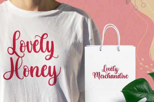 Butterfly Calligraphy Font 4