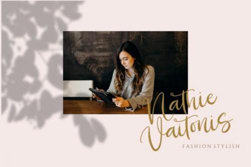 Fancy Darling Calligraphy Font 5