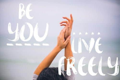 Fiona Brush A Hand-Painted Font 2