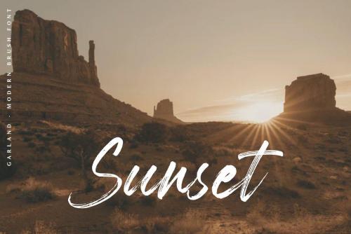 Garland Brush Font 9