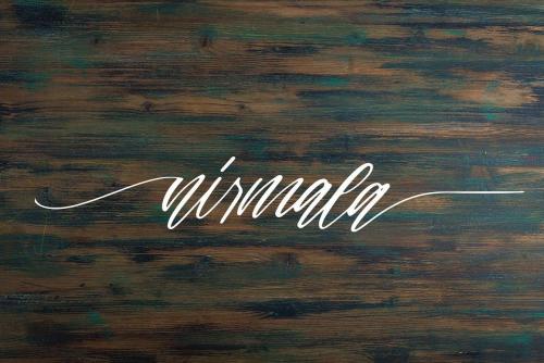Lannia Handwritten Font 3