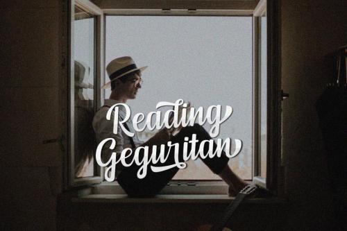 Mendoan Script Font 8