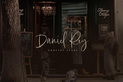 Raysat Elegant Signature Font 2