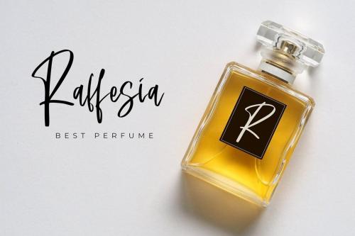 Saturday Lovers Script Font 4