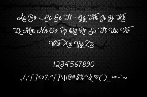 Vampire Kiss Font 2
