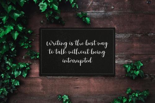 Hailluna Font 4