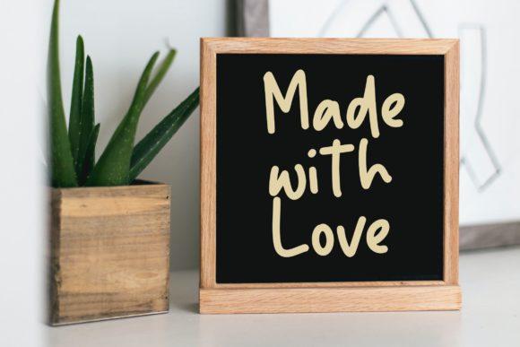 Sparkle-Dream-Handwritten-Script-Font-4