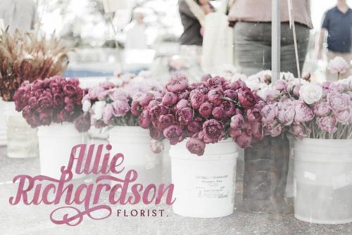 Fendysa-Bold-Calligraphy-Font-4